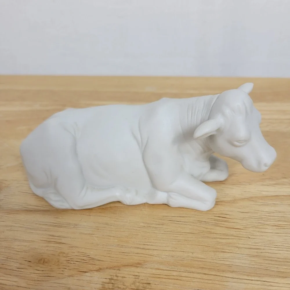 Avon Nativity Ox Cow‎ Figurine 1987 White Bisque Christmas Vintage Farm Animal